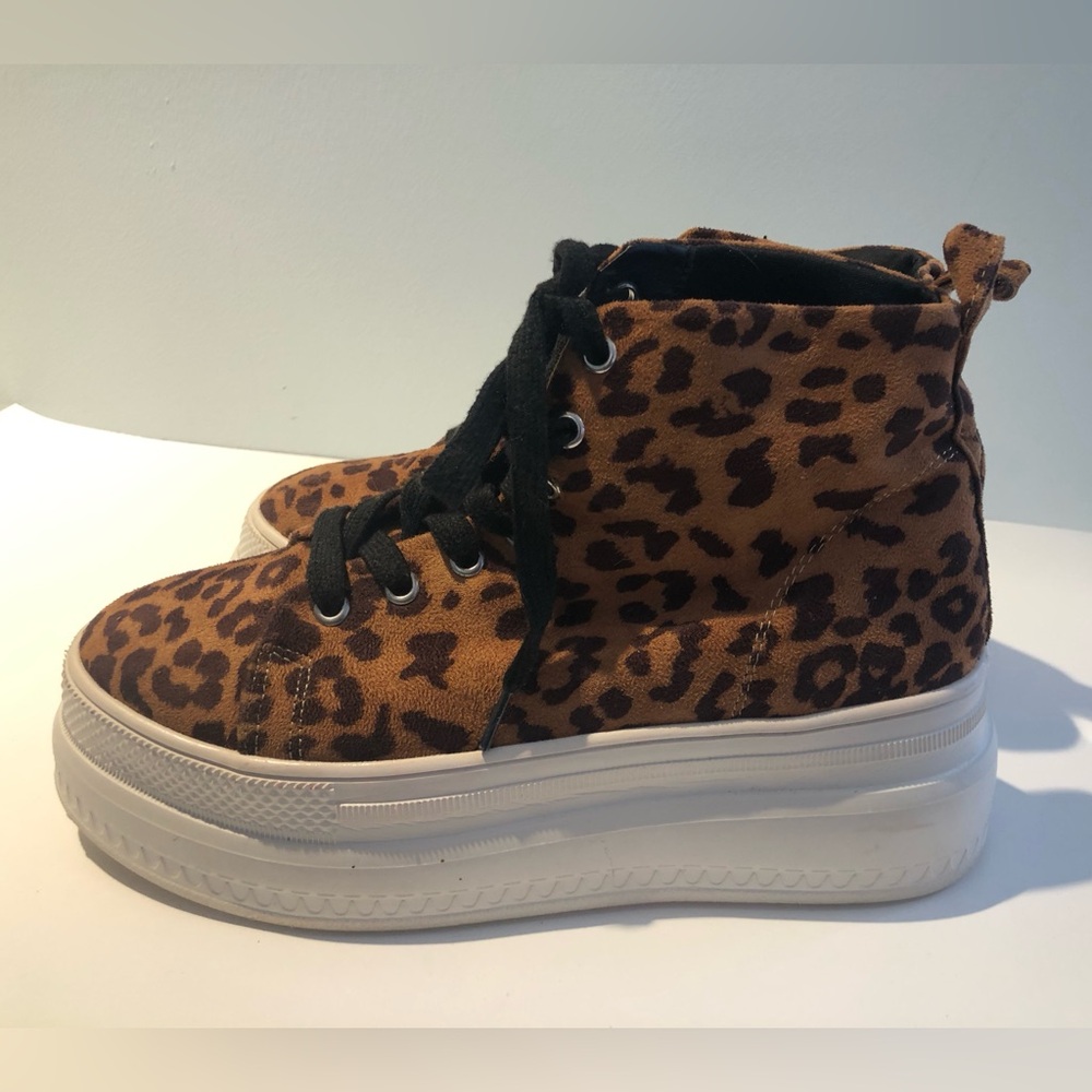Madden Girl 9 leopard print high top platform sneakers LIKE NEW